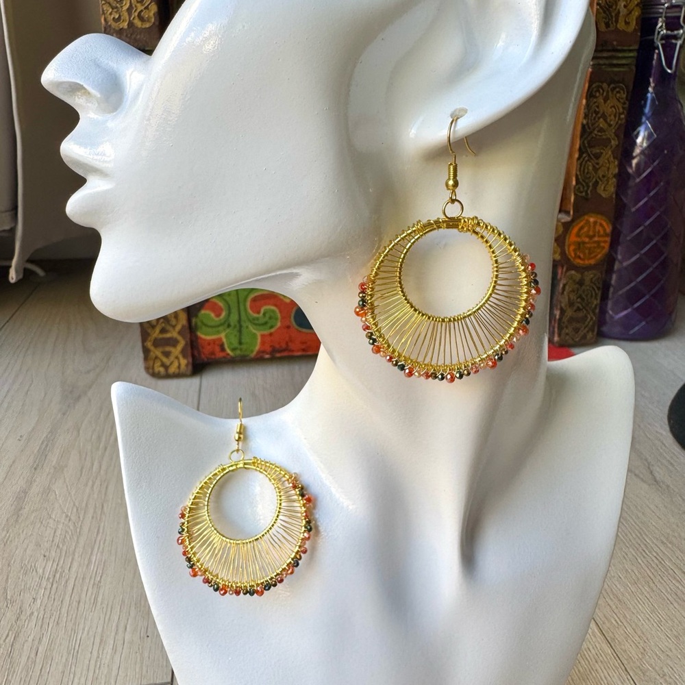 Elegant Gold Hoop Earrings with Multicolor Beads